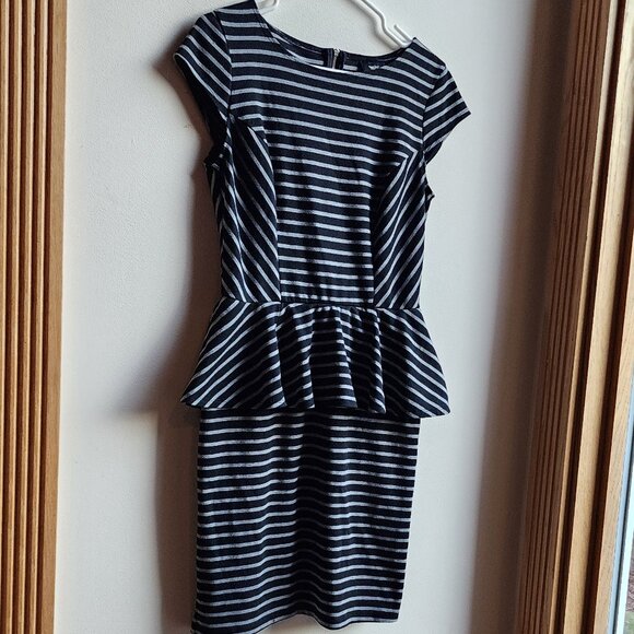 Mossimo Supply Co. Black/Gray Striped Ruffled Jersey Dress Size 8 - Picture 5 of 15